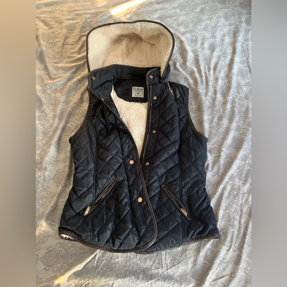 Dark blue light vest with Sherpa lining
